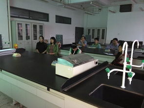 動物科技學(xué)院家禽生產(chǎn)教研室教師深入企業(yè)開展技術(shù)服務(wù)，助力產(chǎn)業(yè)高質(zhì)量發(fā)展
